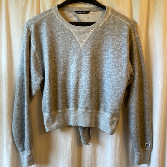 Abercrombie & Fitch Tops - Abercrombie and Fitch open back crop sweatshirt in light grey